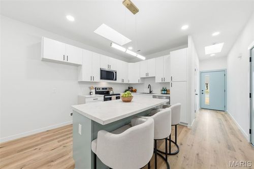 160B Field Crossing Dr, Highland, IL, 62249-3949 | Card Image