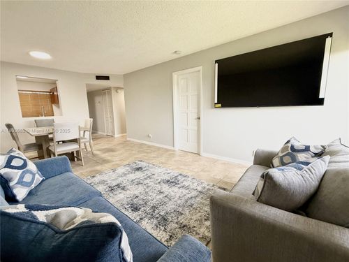 apt-507-8550 N Sherman Cir, Miramar, FL, 33025-2158 | Card Image