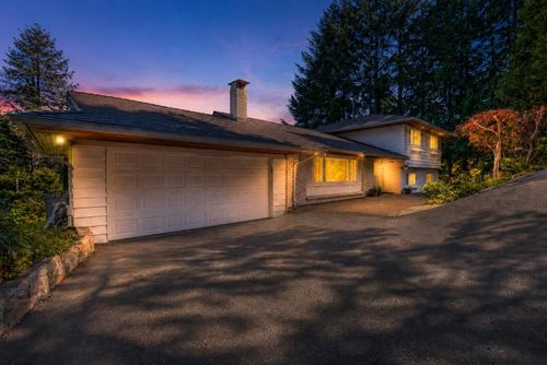670 St Andrews Rd, West Vancouver, BC, V7S1V6 | Card Image