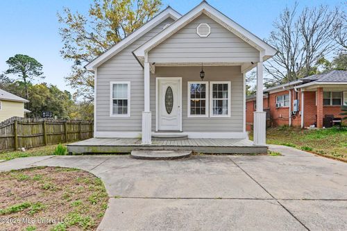 806 Herrick Ave, Pascagoula, MS, 39567-4250 | Card Image