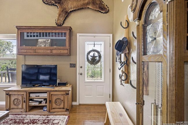 5014 Bump Gate Rd, House other with 3 bedrooms, 2 bathrooms and null parking in Pipe Creek TX | Image 6