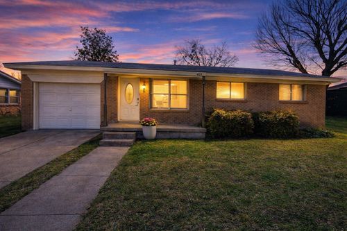 403 S Vick St, Decatur, TX, 76234-3209 | Card Image