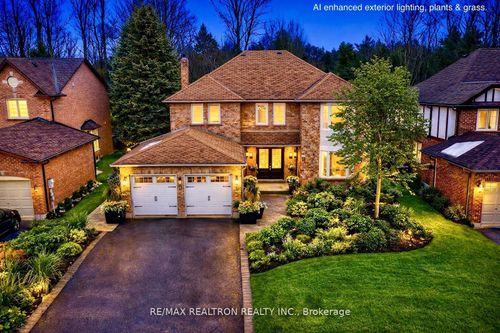 10 Mcclenny Dr, Aurora, ON, L4G5P9 | Card Image