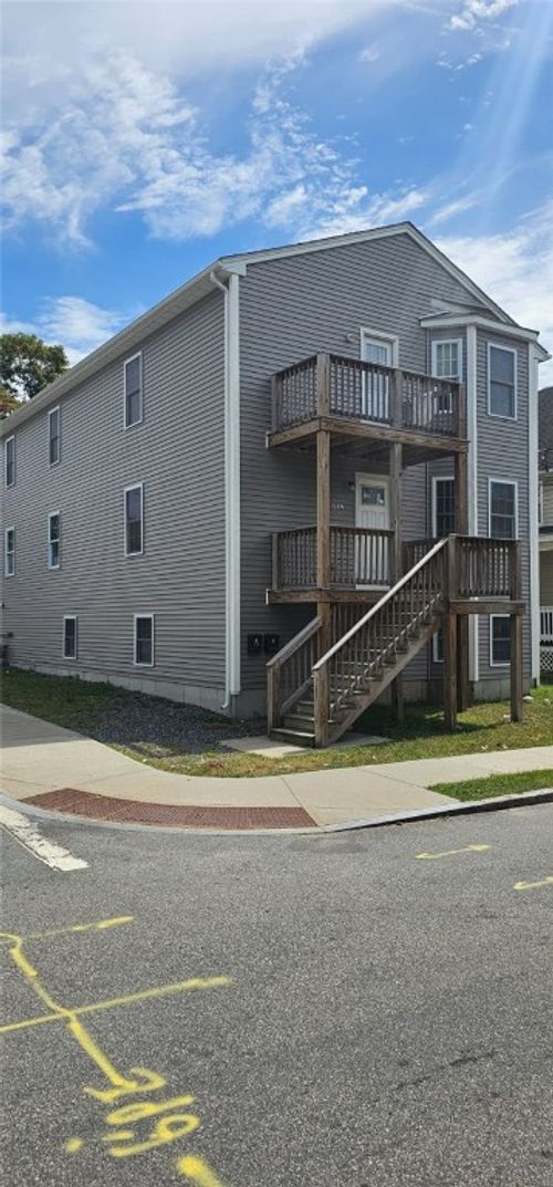 119 Oakland Ave, Providence, RI, 02908-3631 | Card Image