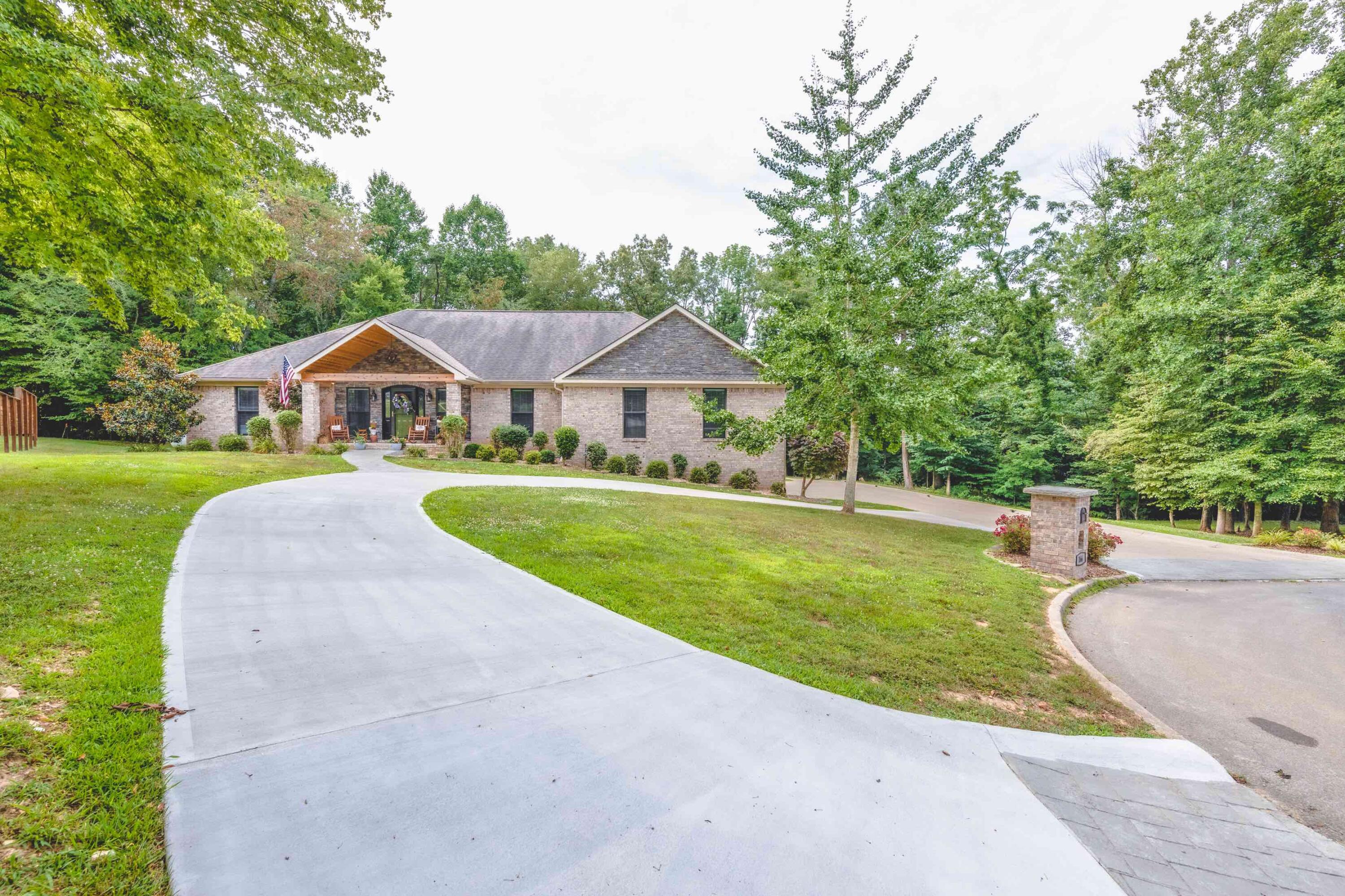 166 Lake Walk Drive, Sold in Somerset Zoocasa