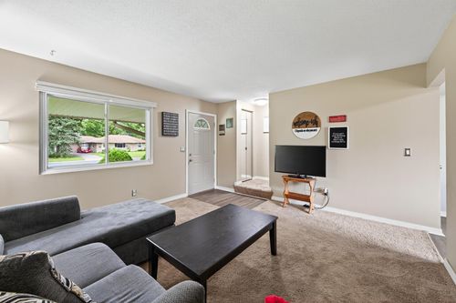 9011 18th Ave S, Bloomington, MN, 55425-2321 | Card Image