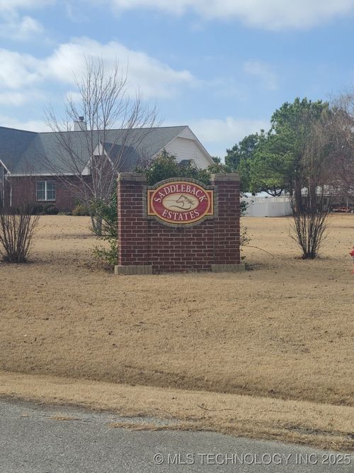 19355 Carriage Ct, Mounds, OK, 74047-4768 | Card Image