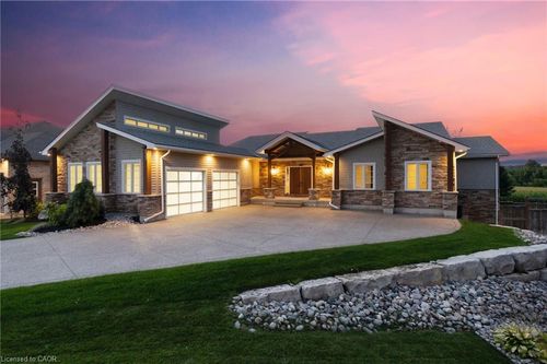 132 Parkview Dr, Woodstock, ON, N4T0J2 | Card Image