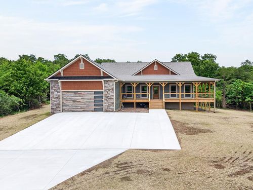8036 Hebbertsburg Rd, Crab Orchard, TN, 37723 | Card Image