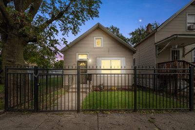 5007 S Loomis Boulevard, House other with 3 bedrooms, 1 bathrooms and 2 parking in CHICAGO IL | Image 1