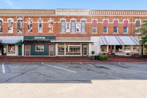 106 N Washington St, Marquette, KS, 67464-4010 | Card Image