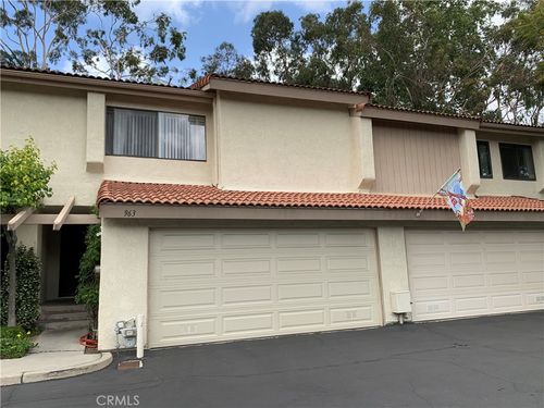 963 Creekside Dr, Fullerton, CA, 92833-2132 | Card Image