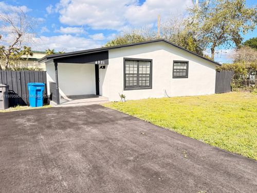 4021 Sw 27th St, West Park, FL, 33023-4467 | Card Image