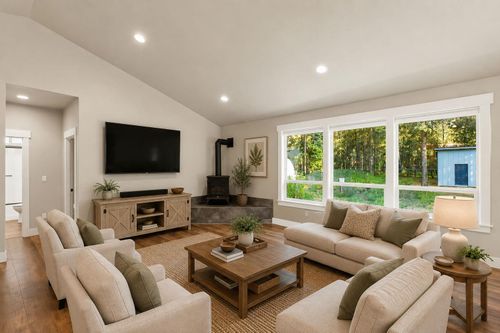 16907 Indio Rd, Bend, OR, 97707-2069 | Card Image
