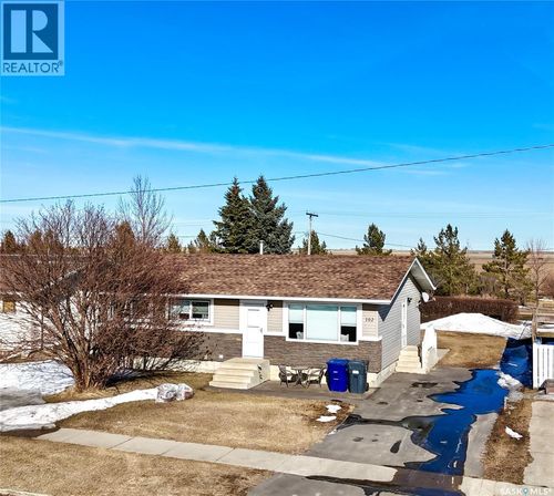 102 Government Rd, Davidson, SK, S0G1A0 | Card Image
