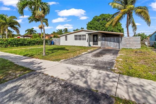 741 Ne 58th St, Oakland Park, FL, 33334-3543 | Card Image