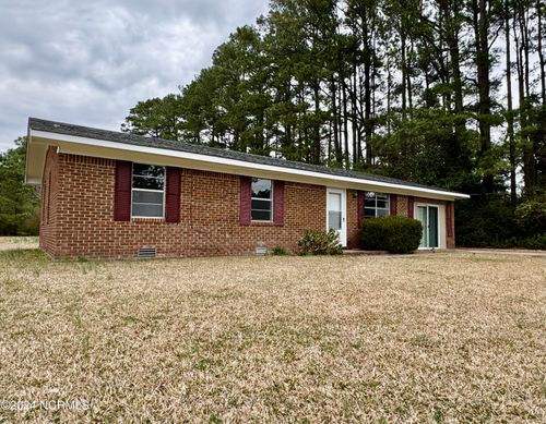 526 W Thurman Rd, New Bern, NC, 28562-7020 | Card Image