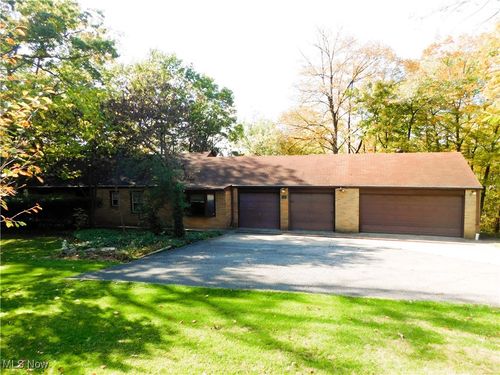 300 River Rd, Hinckley, OH, 44233-9456 | Card Image