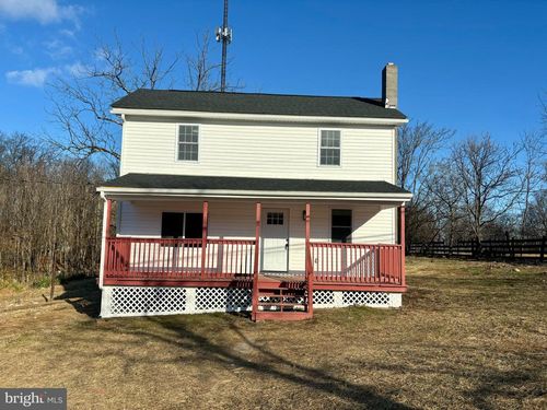 8 Kerns Ln, Berkeley Springs, WV, 25411 | Card Image
