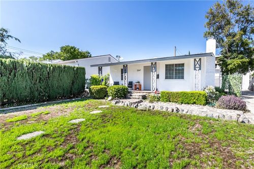 2547 Piedmont Ave, Montrose, CA, 91020-1809 | Card Image