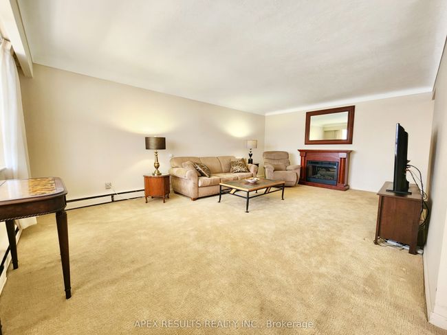 204 - 38 Charlton Ave W, Condo with 2 bedrooms, 2 bathrooms and null parking in Hamilton ON | Image 4