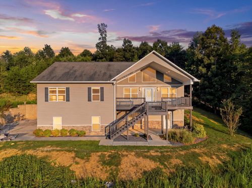 365 Meadowbrook Ln, Trenton, GA, 30752-4660 | Card Image