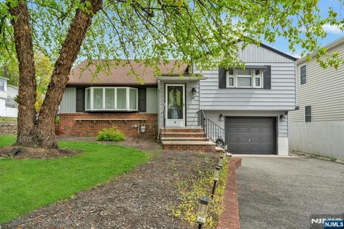 240 Gordon Ave, Totowa, NJ, 07512-2160 | Card Image