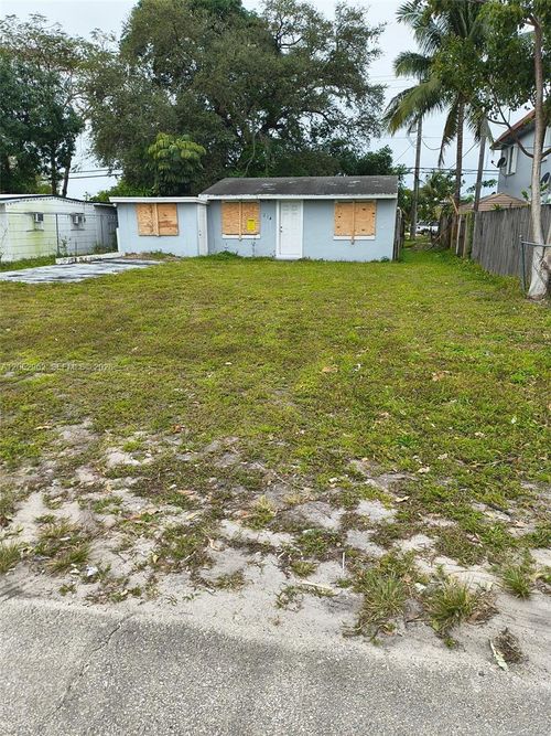 214 N 61st Ter, Hollywood, FL, 33024-7918 | Card Image