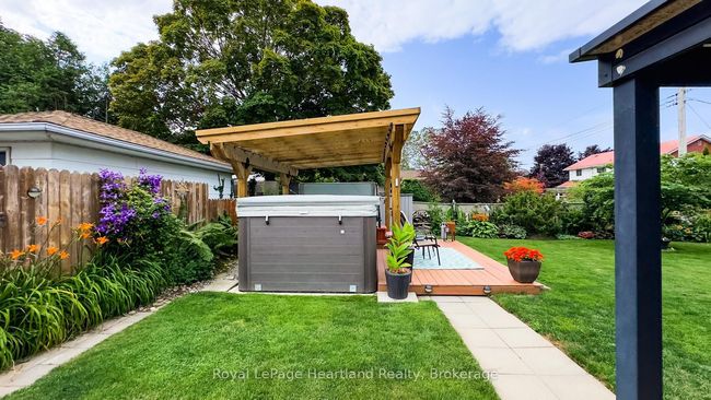 205 Blake St W, House other with 2 bedrooms, 3 bathrooms and 2 parking in Goderich ON | Image 28
