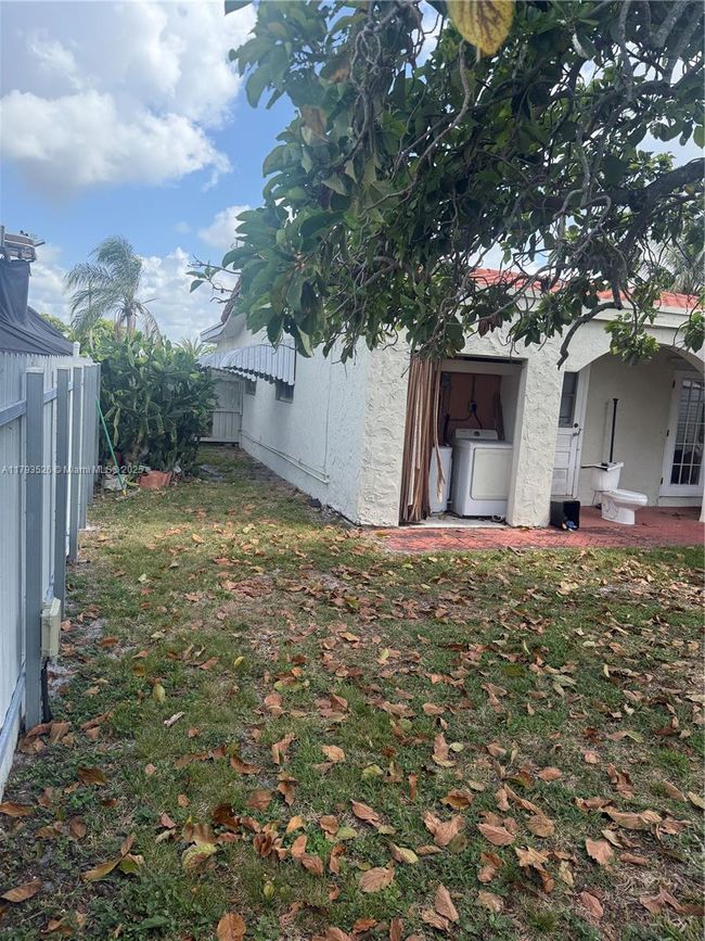 8940 Johnson St, House other with 3 bedrooms, 2 bathrooms and null parking in Pembroke Pines FL | Image 9