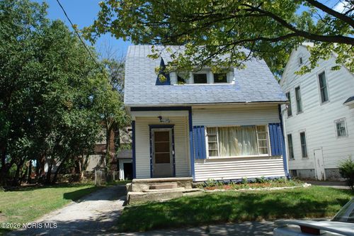 2144 Hawthorne St, Toledo, OH, 43606-4541 | Card Image