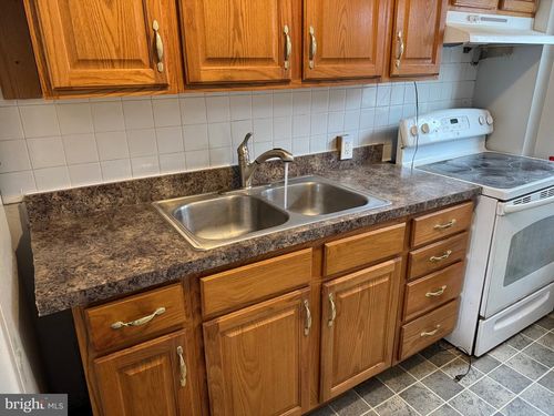 1st-526 Random Rd, BALTIMORE, MD, 21229-3930 | Card Image