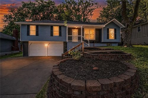 5210 S Mccoy St, Independence, MO, 64055-5549 | Card Image