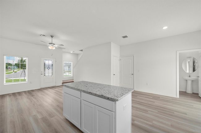 13458 Leaping Water Way, House other with 3 bedrooms, 3 bathrooms and null parking in ASTATULA FL | Image 5
