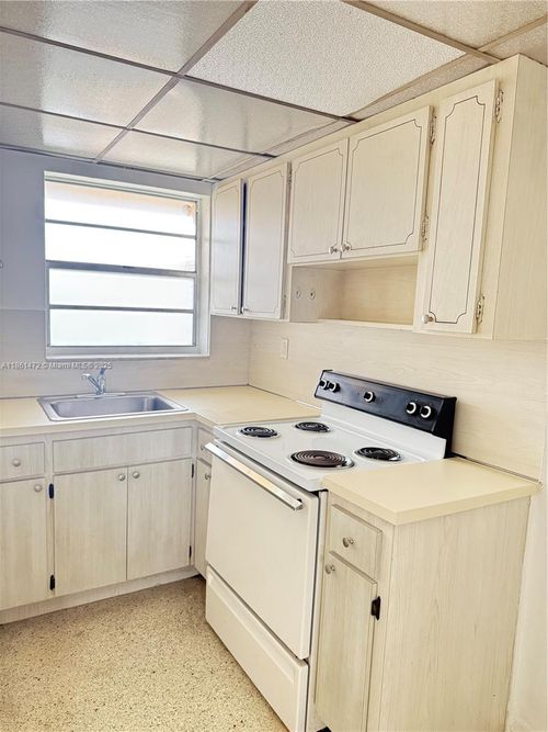 apt-12-55 W 7th St, Hialeah, FL, 33010-4301 | Card Image
