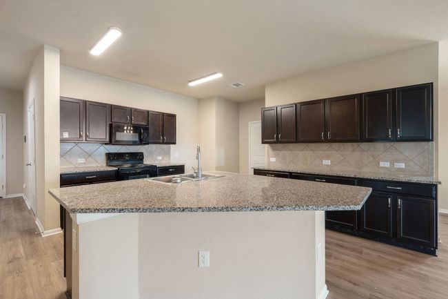 15212 Shell Bark Cv, House other with 4 bedrooms, 2 bathrooms and null parking in Austin TX | Image 8