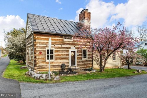 98 King St, Middleway, WV, 25430-5611 | Card Image