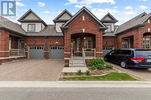 36 Bluestone Crescent, Brampton (Sandringham-Wellington), ON, M5A1E7 | Card Image