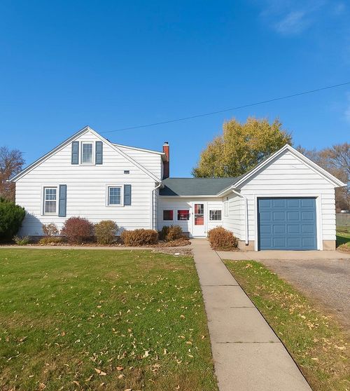 925 S Prairie St, Lake City, MN, 55041-1836 | Card Image