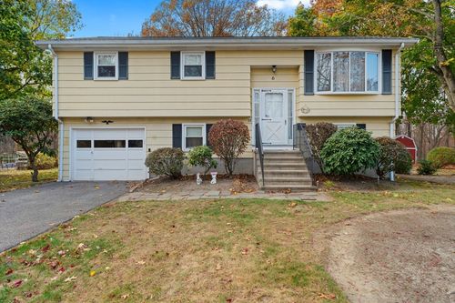 6 Sharon Pkwy, North Smithfield, RI, 02896-6930 | Card Image