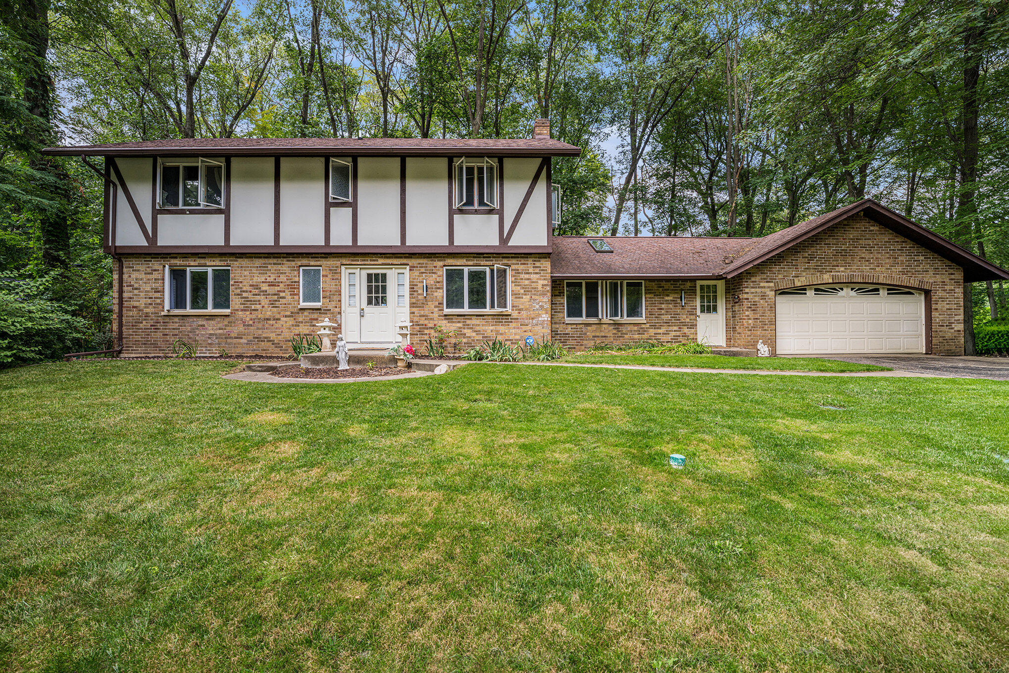 Saybrook Dr, Kalamazoo, MI 49009 #1