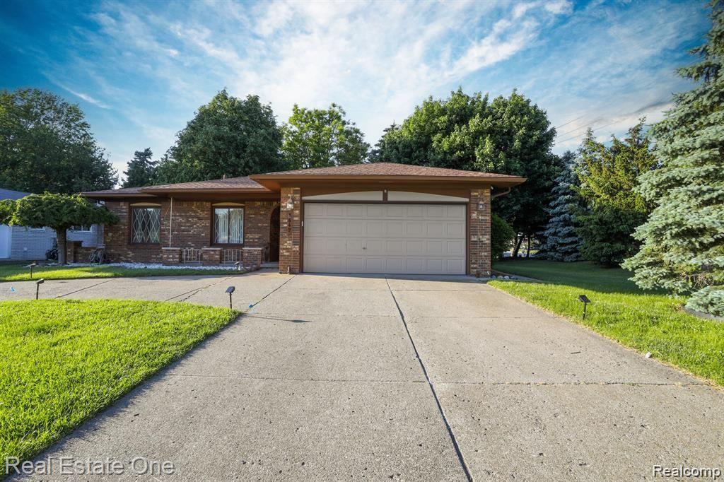 Barg Dr, Sterling Heights, MI 48310