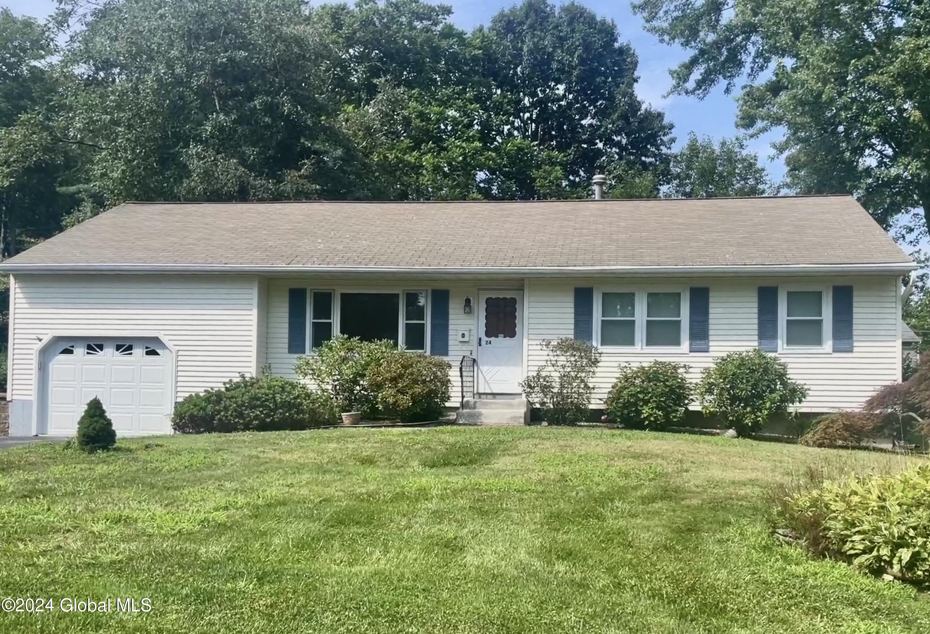 Lavery Dr, Delmar, NY 12054