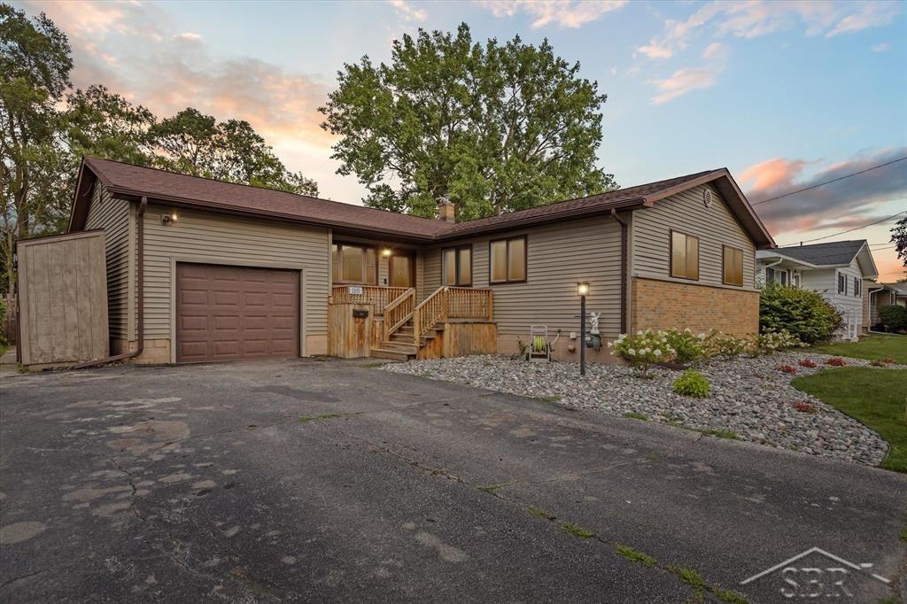 Maple St, Essexville, MI 48732