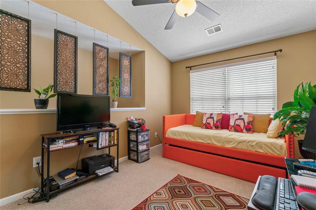 Lossie Ln, Mcdonough, GA 30253