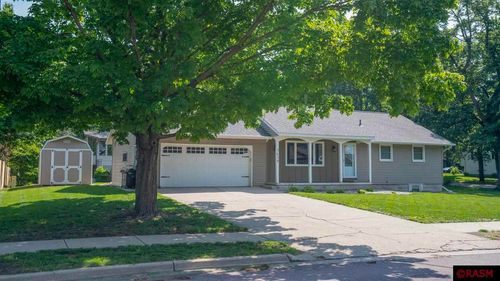 1419 Southridge Rd, New Ulm, MN, 56073-3810 | Card Image