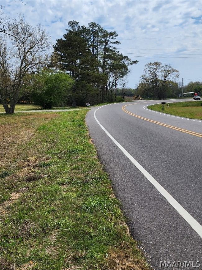 1432 Ingram Rd, House other with 4 bedrooms, 2 bathrooms and null parking in Elmore AL | Image 6