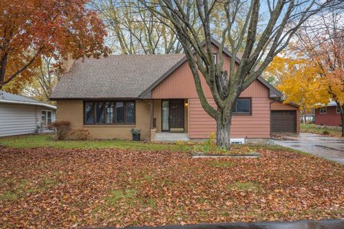 2318 10th Ave S, Saint Cloud, MN, 56301-5806 | Card Image