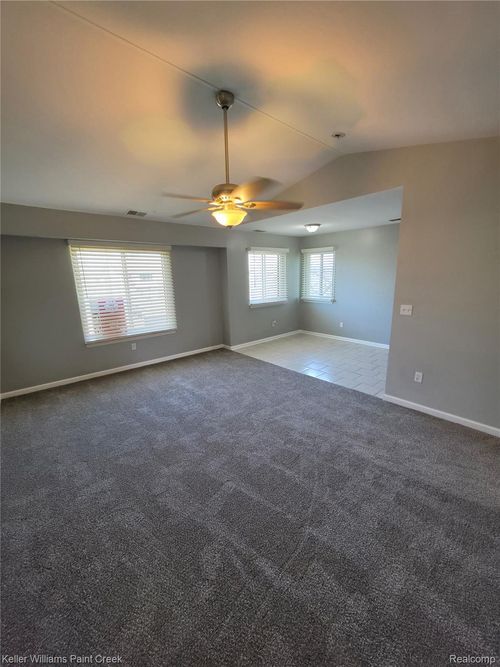 16-17438 Utica Oaks Ln, Roseville, MI, 48066-7735 | Card Image