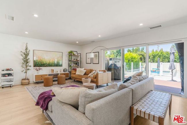 5737 Allott Ave, House other with 6 bedrooms, 6 bathrooms and 2 parking in Sherman Oaks CA | Image 12